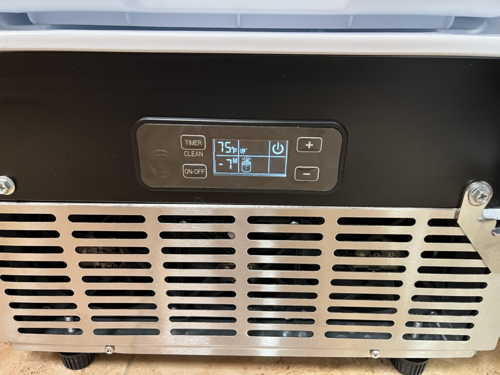 photo of control panel of 15" Euhomy ice machine