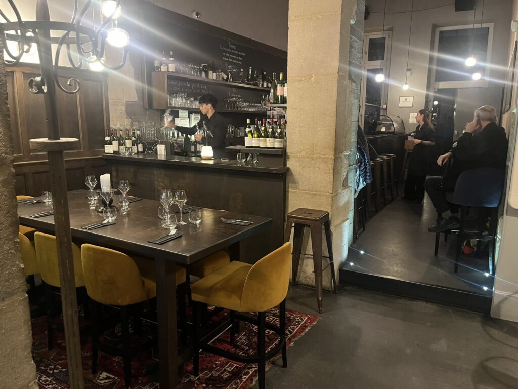tables and bar in Dr. Wine restaurant in Dijon France