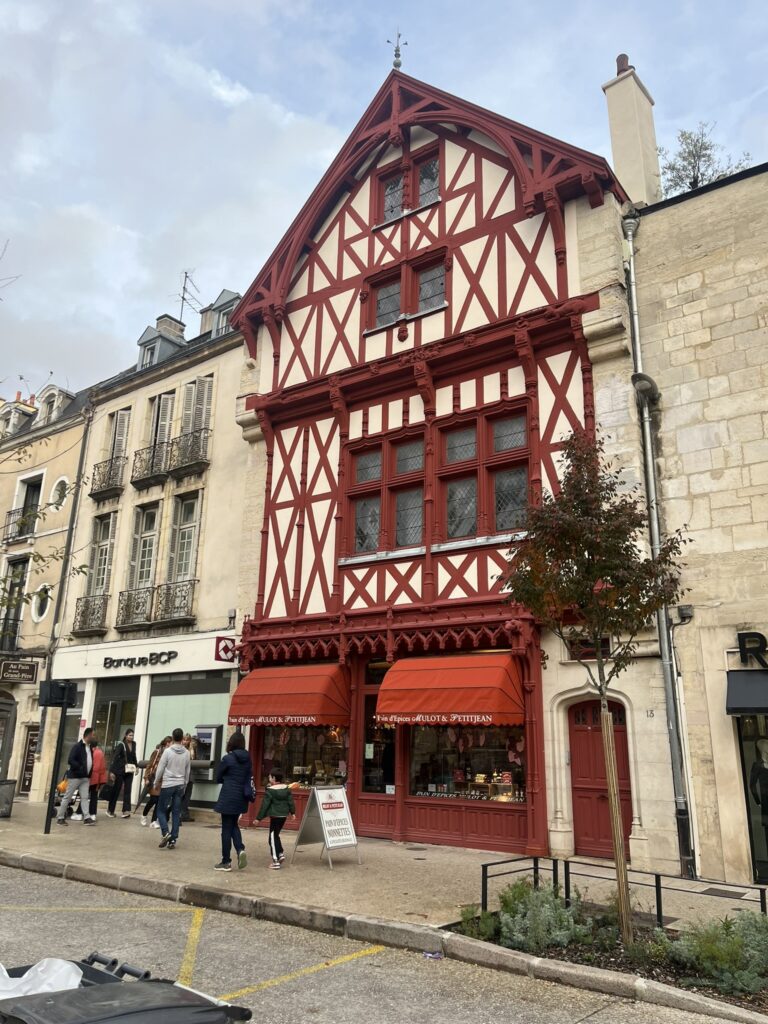 the building in with Pain D'Epices Mulot Et Petitjean is housed in Dijon France