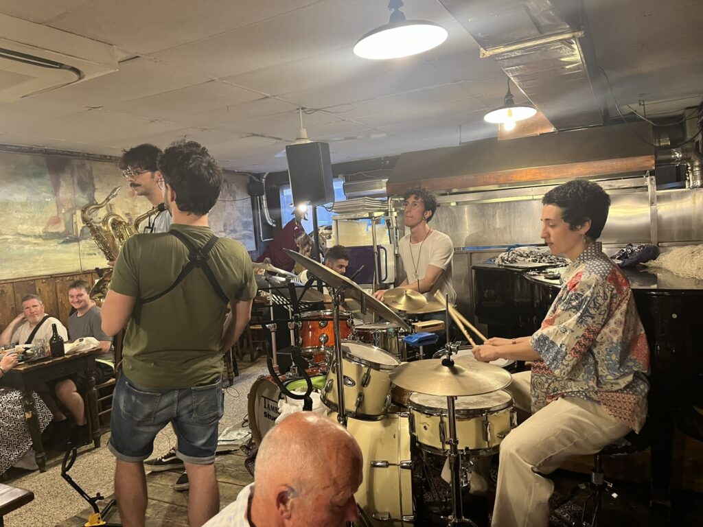 band playing live music at Paradiso Perduto in Venice