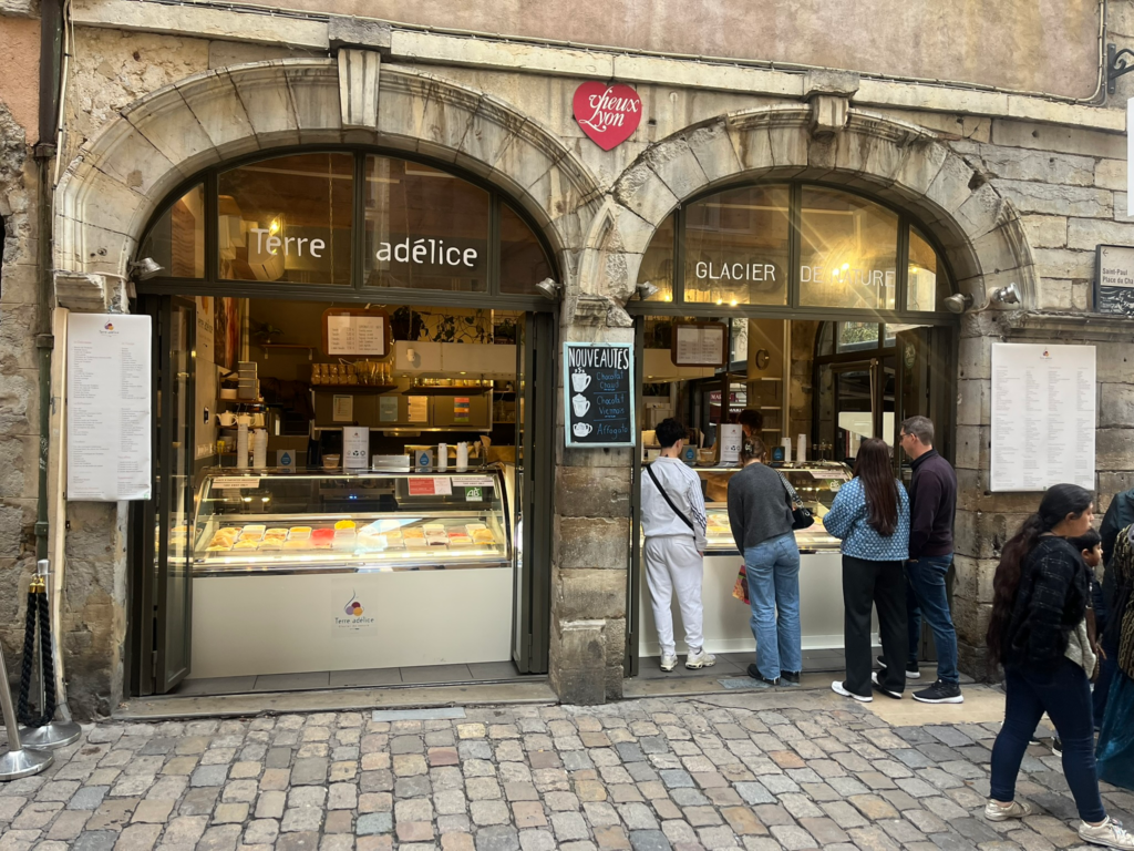 Glacier Terre adélice sorbet shop Lyon France