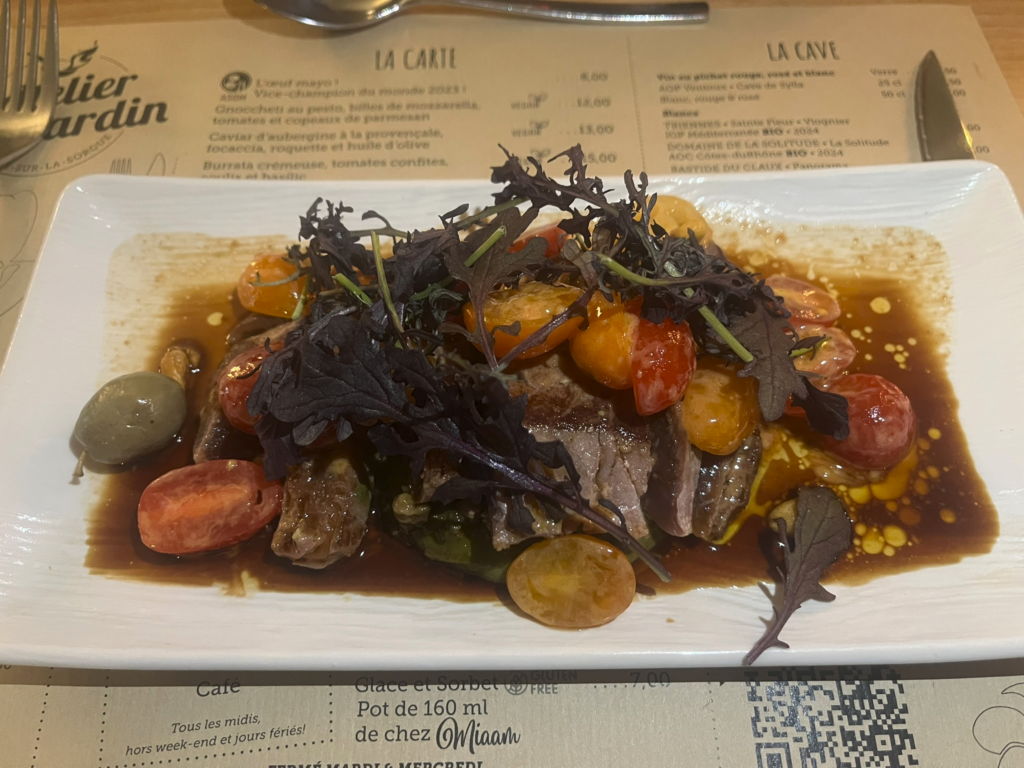 L'Atelier Du Jardin restaurant in L'Isle-sur-la-Sorgue, France