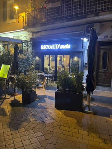 Renaud Mets restaurant in L'Isle-sur-la-Sorgue, France