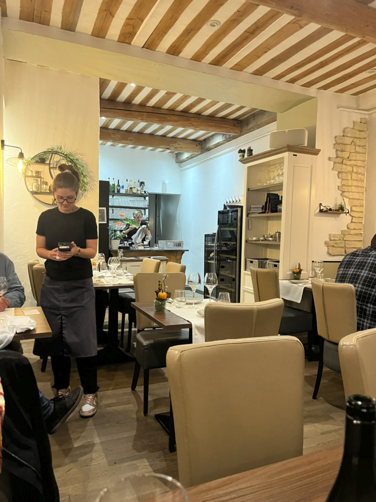 Renaud Mets restaurant in L'Isle-sur-la-Sorgue, France