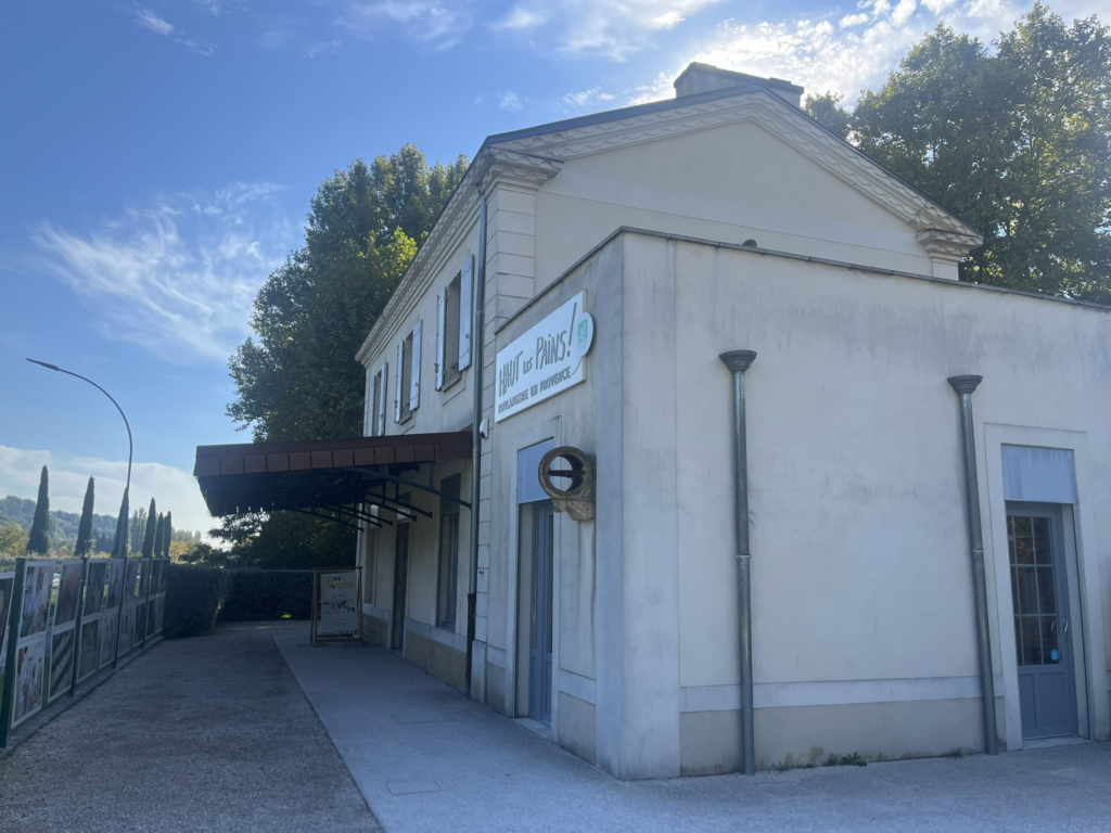 Haut les Pains! boulangerie near L'Isle-sur-la-Sorgue, France