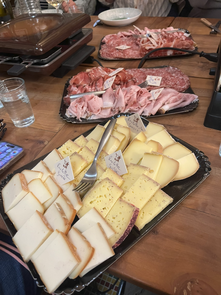 Chez Stéphane & Janique marchands de vins et de fromages in L'Isle-sur-la-Sorgue, France