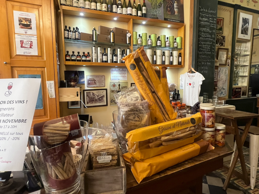 Chez Stéphane & Janique marchands de vins et de fromages in L'Isle-sur-la-Sorgue, France