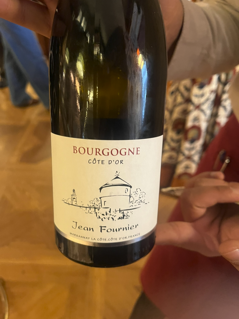 bottle Bourgogne red wine