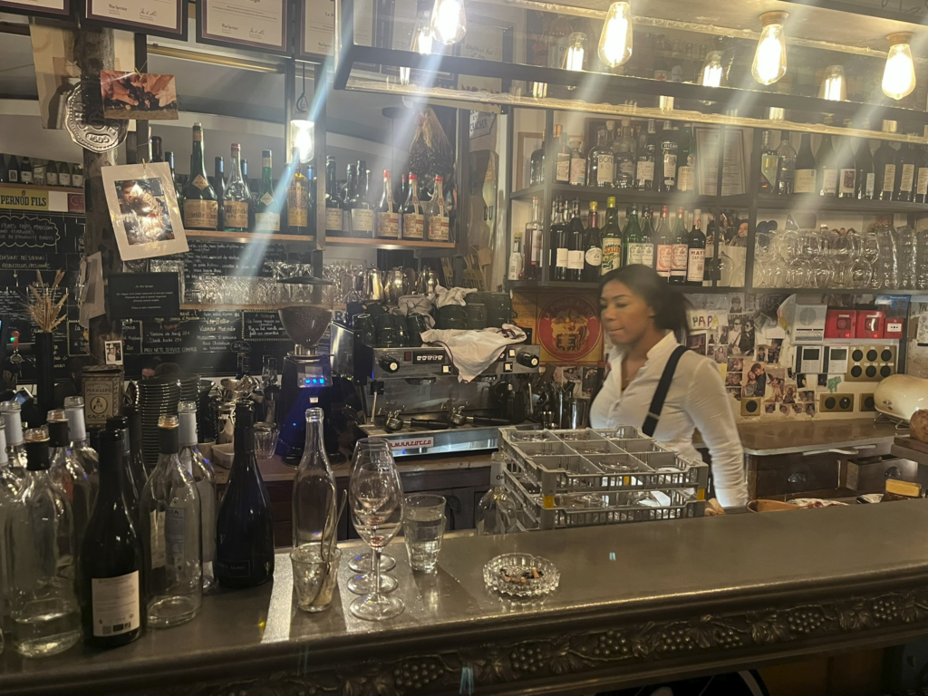 the bar Le Bon Georges restaurant Paris France