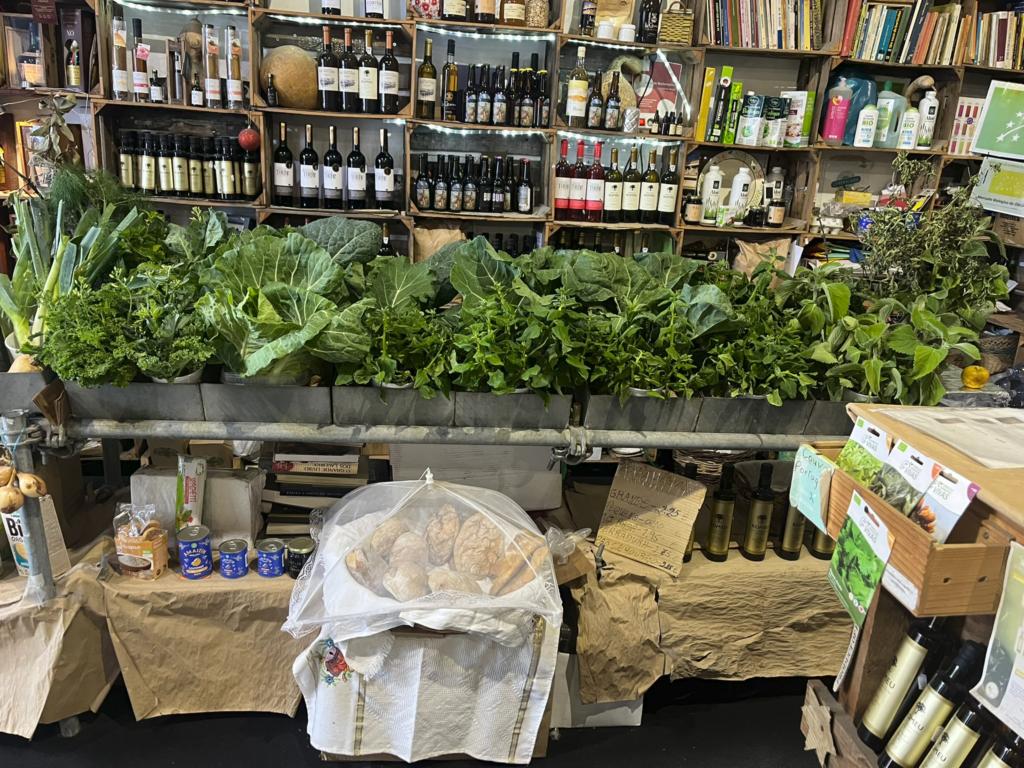 Livraria do Mercado (Bookstore & Greengrocer) in Obidos Portugal
